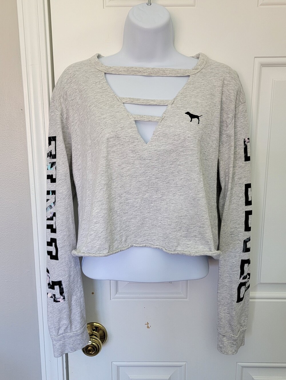 PINK Victoria's Secret Gray Cropped Pullover Sweatshirt Dog Logo Graphic Large